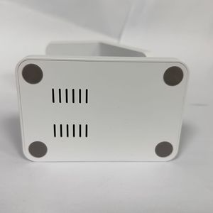 แท่นชาร์จแม่เหล็กแบบตั้งโต๊ะ 3-in-1 สำหรับนาฬิกา โทรศัพท์ หูฟัง 15W 5W 3W ช่องเสียบ Type-C สีดำ - Product Image 4