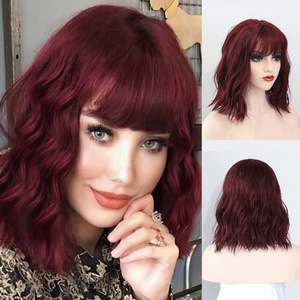 Perruque synthétique <span class=keywords><strong>courte</strong></span> à ondulations d'eau en gros <span class=keywords><strong>pour</strong></span> femmes, aspect naturel, bouclée, remplacement complet des <span class=keywords><strong>cheveux</strong></span>, coiffures <span class=keywords><strong>pour</strong></span> fêtes et costumes - Product Image 3