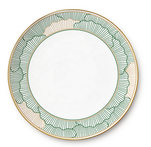 Services de table de luxe en porcelaine fine avec motif feuille de ginkgo dorée, assiettes en céramique, assiettes de présentation en porcelaine, vaisselle élégante - Product Image 3
