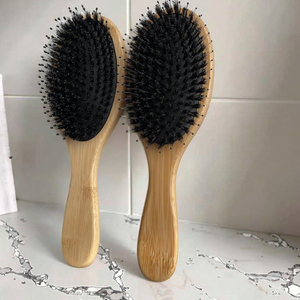 Meilleure <span class=keywords><strong>brosse</strong></span> à cheveux <span class=keywords><strong>en</strong></span> bois naturel pour femmes, hommes et enfants, forme ovale, poils <span class=keywords><strong>de</strong></span> <span class=keywords><strong>sanglier</strong></span>, pour démêler, lisser et masser les cheveux humides ou secs - Product Image 2