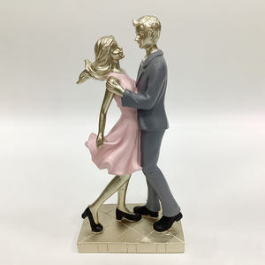 Tema di coppia ricordo di famiglia personalizzato in resina con espressione emotiva - Product Image 2