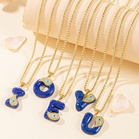 Collier pendentif en fer avec 26 lettres de l'alphabet, bijoux personnalisés avec initiales, pour unisexe, accessoire de mode tendance pour les fêtes
