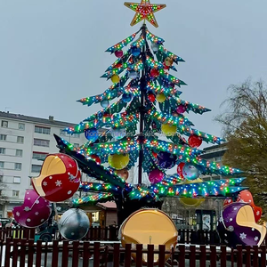 Giostra Aerei Semoventi di Natale da 16 Posti, a Tema Babbo Natale, per Adulti, da Parco Divertimenti - Product Image 6