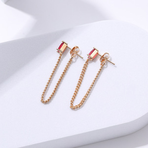 Orecchini a perno con catena e nappe in pietra rossa, stile minimalista, accessori moda da donna per l'uso quotidiano - Product Image 3