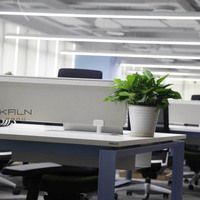 2026 Vina China Prix direct usine moderne OEM Poste de travail informatique de bureau à 120 degrés