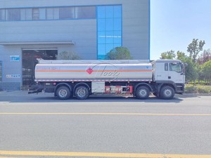 Camion-citerne de haute qualité 20000L-35000L Sinotruk, citerne à huile, réservoir GPL hors sol, adapté au marché mondial - Product Image 2