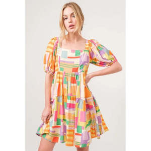 Abito Mini Elasticizzato Giallo con Stampa Geometrica, Collo Quadrato, Maniche a Sbuffo e Arricciature a Strati - Product Image 5