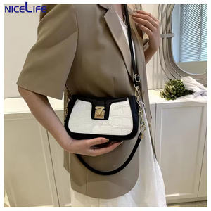 2025 otoño nueva moda bolso <span class=keywords><strong>de</strong></span> mensajero pequeño para mujer forro <span class=keywords><strong>de</strong></span> poliéster impermeable bolso <span class=keywords><strong>de</strong></span> hombro cuadrado para <span class=keywords><strong>axila</strong></span> - Product Image 4