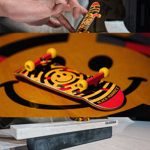 Vente en gros de skateboards à doigts en bois d'érable personnalisés, mini skateboards à doigts en bois - Product Image 5