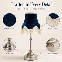 Laissez chaque célébration briller : Lampe de table rechargeable en velours bleu marine avec franges style perle pour la décoration de réception de mariage
