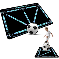 Tapis d'entraînement de football 90 x 60 cm avec chaussettes antidérapantes, absorption des chocs pour le contrôle du ballon et la technique de jeu au pied, soulagement du stress, idéal