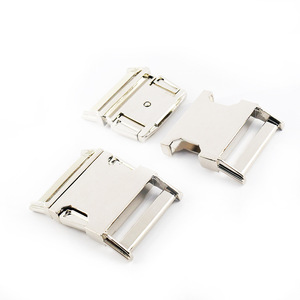 Hebilla de Liberación Lateral de 38 mm, Aleación de Zinc Plateada, Accesorio Duradero para Bolsos - Product Image 1