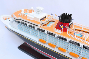 Maqueta de Barco de Crucero Disney Dream Premium Hecha a Mano en Madera, Modelo de Crucero de Lujo para Exhibición - Product Image 4