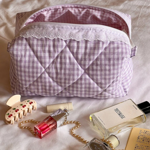 Trousse de toilette minimaliste transfrontalière, organiseur portable de produits cosmétiques et de soins de la peau pour le voyage, matelassé avec garniture en dentelle à carreaux - Product Image 4