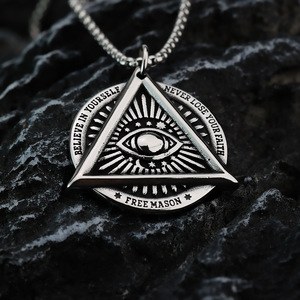 Yunnique – collier avec pendentif pyramidal en acier inoxydable pour hommes, bijoux de cadeau avec charme œil porte-bonheur de la franc-maçonnerie - Product Image 2