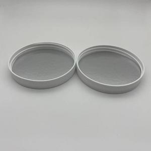 Capuchon à vis en plastique nervuré blanc et noir de 89 mm avec insert pour pot en plastique - Product Image 6