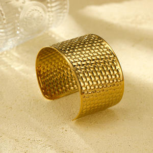 Thời Trang Mỹ thép không gỉ Bangles Thiết kế quyến rũ Vàng Xếp Li 18K unisex phóng đại Chunky có thể điều chỉnh <span class=keywords><strong>Cuff</strong></span> Vòng đeo tay - Product Image 4