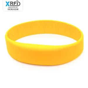 Wholesale Bracelet 13.56mh NFC Payment Silicone Waterproof RFID Wristband For Access Control