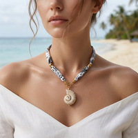 Collier ras du cou en tissu Paisley vert foncé avec pendentif étoile de mer dorée style bohème et fermoir OT, bijoux de vacances à la plage pour femme