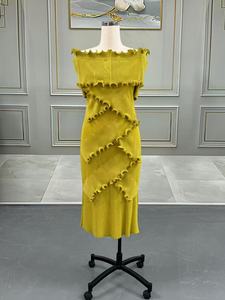 Robe plissée décontractée Miyake orange à épaules dénudées, superposée, style occidental, pour femmes grandes tailles, vente en gros - Product Image 5