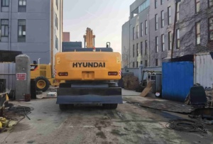 Excavatrice sur pneus Hyundai R210W 9T d'occasion, 21 tonnes, moteur Cummins, godet de 0,8 m³, excavatrice mobile d'occasion à vendre - Product Image 5