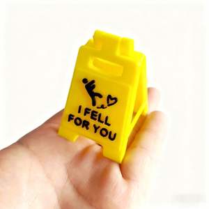 Mini Letrero Decorativo de Escritorio Impreso en 3D de Plástico, Te Caí En Amor, para el Día de San Valentín - Product Image 1