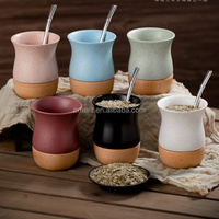 Emerit vente en gros logo personnalisé 260ML gourde Yerba Mate argentine ensemble de tasses à thé base en bois tasse Yerba Mate en céramique avec ensemble Bombilla