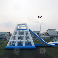 Toboggan aquatique gonflable, toboggan d'escalade aquatique amphibie, grand parc aquatique extérieur