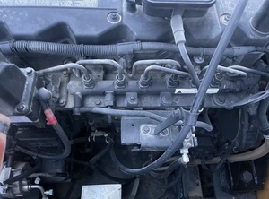 Excavatrice Hyundai 215VS d'occasion la plus vendue, modèle 2022, moteur Cummins certifié avec pompe de boîte de vitesses et moteur en bon état, à vendre - Product Image 6