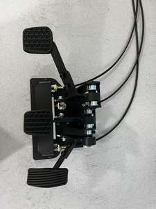 Pédale d'<span class=keywords><strong>embrayage</strong></span>, d'accélérateur et de <span class=keywords><strong>frein</strong></span> à double commande côté passager pour l'entraînement des écoles de conduite, équipement pour voitures manuelles - Product Image 2