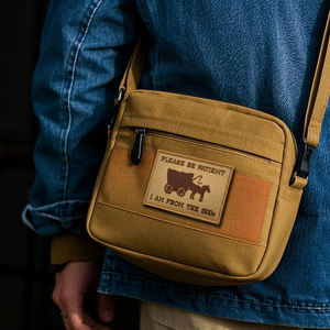 Patch brodé de qualité en tissu tactique, motif calèche et cheval, avec phrases significatives 'PLEASE BE PATIENT I AM FROM the 1900S', pour sac et chapeau - Product Image 2