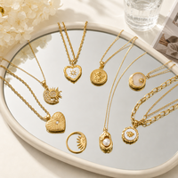 Assortiment de colliers à pendentifs en acier inoxydable plaqué or, breloques soleil, lune, cœur, perle, tendance pour femmes, vente en gros