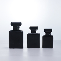 Flacon pulvérisateur cosmétique en verre borosilicate noir mat carré de 30 à 100 ml avec diffuseur à bâtonnets pour crème visage