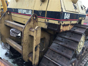 Bouteur CAT D4H d'occasion, propre et peu utilisé, modèle 2023, capacité de boulonnage 8,6 m, poids 15 000 kg, lame de grande taille, équipement de construction - Product Image 4