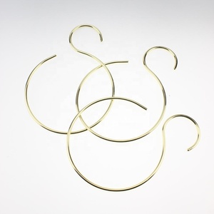 Bán Buôn & OEM 551-29G Phong Cách Bắc Âu Vòng Kim Loại Vàng Khăn Khăn Quần Áo Móc Áo - Product Image 1