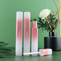 Tube d'emballage carré de 4 ml pour brillant à lèvres en gros, flacon de gloss dégradé, conteneur vide pour teinte à lèvres, tube cosmétique personnalisé pour huile à lèvres