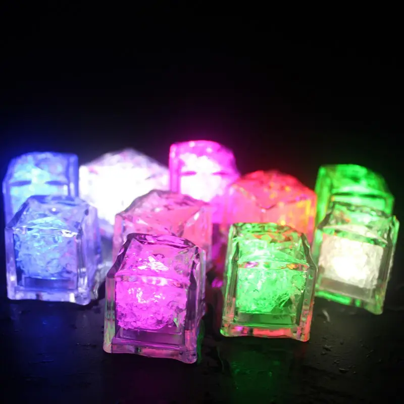 ขายส่ง3โหมดกระพริบโปร่งใสการปล่อยแสงพลาสติก Reusable Light Up กระพริบ LED Ice Cube