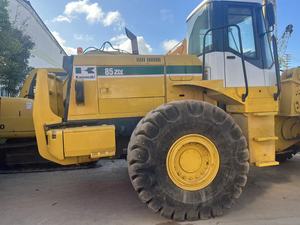 Chargeuse sur pneus Kawasaki 85Z d'occasion de haute qualité bonne performance faibles heures de travail moteur de base portant Moog Shanghai - Product Image 6