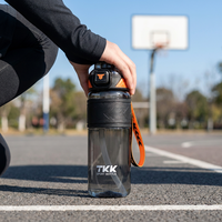 Bouteille d'eau de sport Tritan sans BPA de 1000 ml avec paille amovible, anti-fuite, 34 oz, avec manchon en silicone antidérapant – Vente en gros