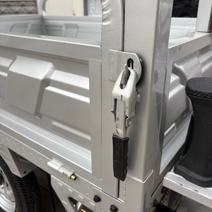 Tricycle utilitaire à 3 roues pour adultes, à batterie, abordable, avec cadre robuste et capacité de charge de 500 kg pour un transport efficace - Product Image 2