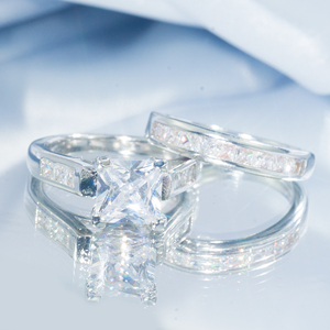 Anillos de compromiso de oro macizo para mujer al por mayor con corte de diamante clásico - Product Image 1