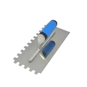 Spatule à plâtrer à lame dentée avec manche en caoutchouc rouge et manche en bois pour la pose <span class=keywords><strong>de</strong></span> carreaux - Product Image 1