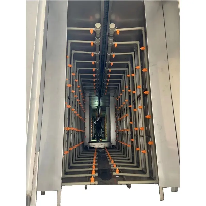 Sistema automatico del Tunnel dello spruzzo del trasportatore sopraelevato di trattamento superficiale del metallo della verniciatura a polvere con immersione di pulizia a 5 stadi