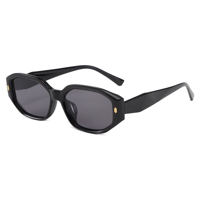 Vintage Fashion Rectangular Sunglasses - Unisex Sweet & Cool Style UV400 Protection for Daily/Party Wear