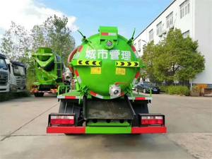 Transmission manuelle diesel résistante directe du camion 6x4 d'eaux d'égout de l'usine 15000L de la Chine pour des chantiers de construction - Product Image 6