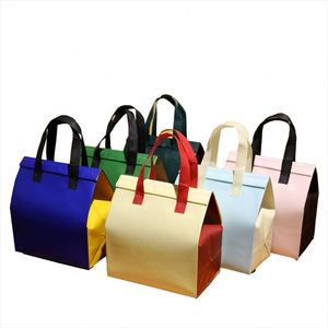 Golden Promotional Disposable Reusable Outdoor Non Woven logo Printed Food Delivery Lunch Bag Insulated Cooler Bag - Product Image 1