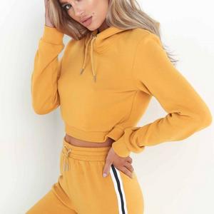Haut court à capuche tendance pour femme, style streetwear, manches longues, décontracté et sportif, 100% coton - Product Image 1