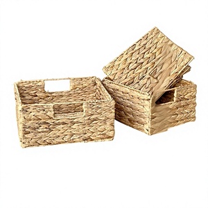Panier en jacinthe d'eau du Vietnam tissé à la main, en fibre naturelle, pour le rangement domestique, le linge, les jouets, les vêtements et une utilisation décorative - Product Image 3