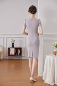 Novo Design Vestido Longo Rosa de Verão ODM OEM Elegante para Mulheres, Roupa de Trabalho Simples e Generosa, Conjunto Formal - Product Image 4