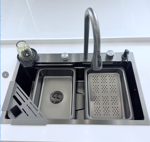 Fregadero de <span class=keywords><strong>Cocina</strong></span> de Acero Inoxidable 304 Hecho a Mano con Logotipo Personalizado, Fregadero Individual Negro Nano con Cascada y Enjuagador de Tazas, Moderno para Hotel o Villa - Product Image 1